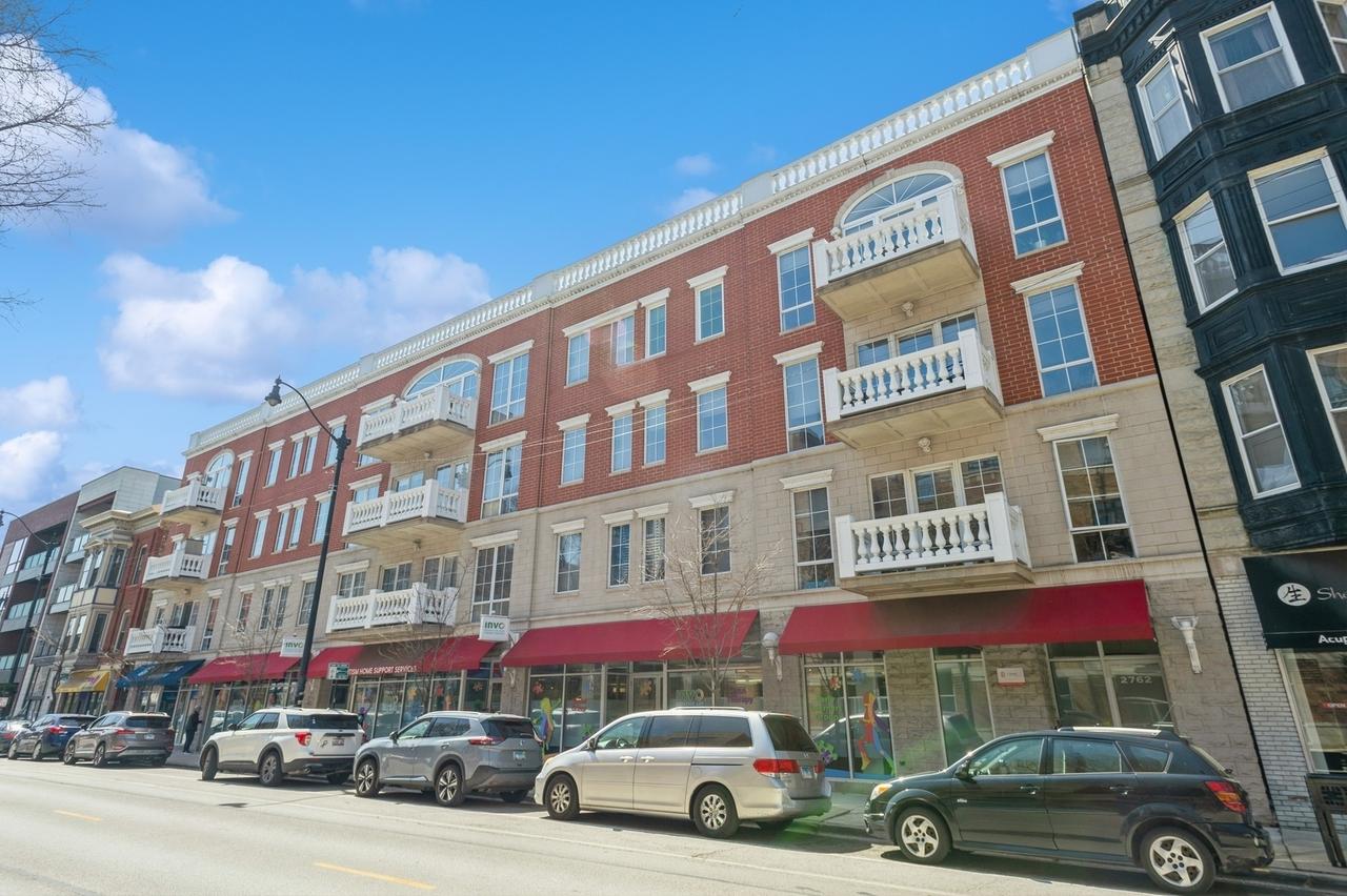 2762 N Lincoln Ave. #205, Chicago, IL 60614