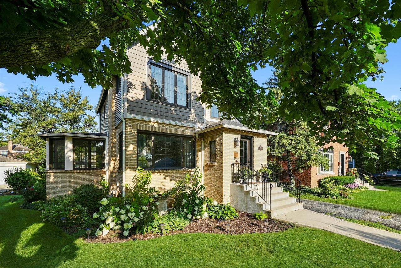 734 Forest Rd., La Grange Park, IL 60526