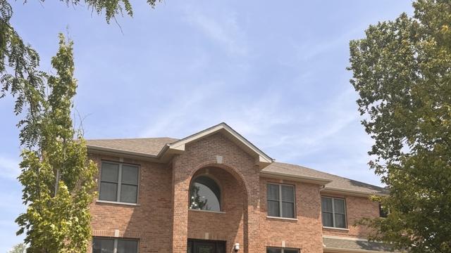 805 S Chatham Ave., Addison, IL 60101