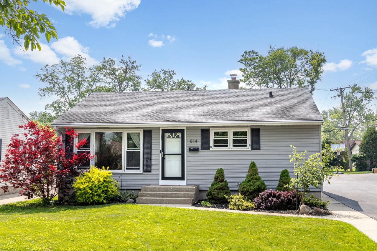 814 S Harvard Ave., Villa Park, IL 60181