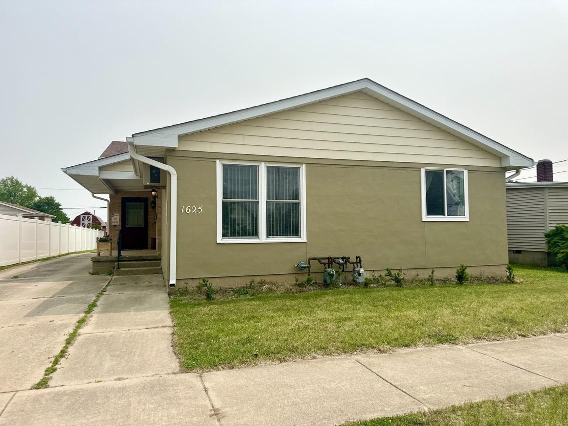 1625 W Main St., Ottawa, IL 61350