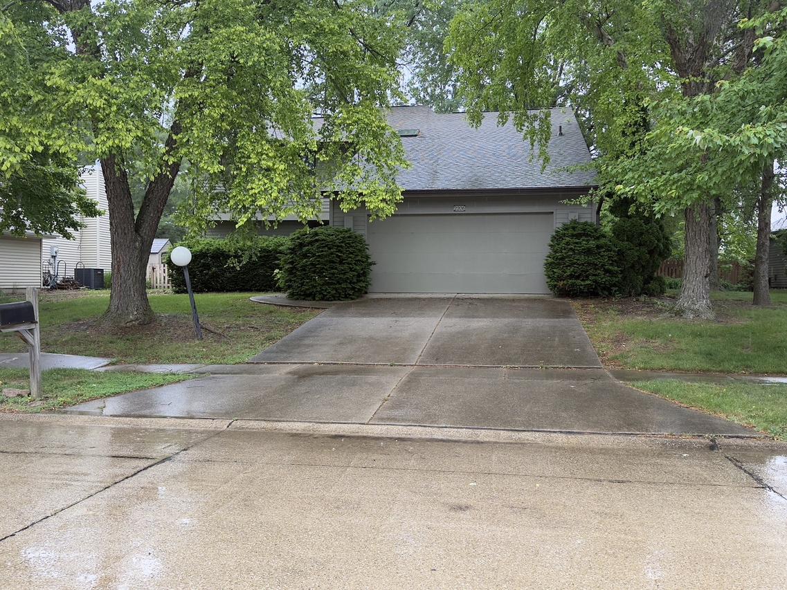 2206 O Donnell Dr., Champaign, IL 61821