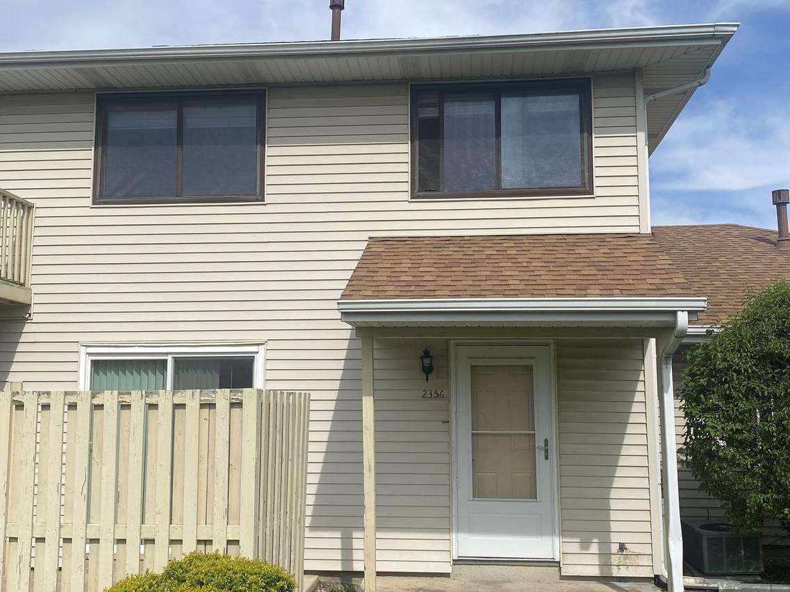 2356 Carnation Dr., Crest Hill, IL 60403