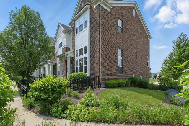 652 Grosvenor Ln., Aurora, IL 60504