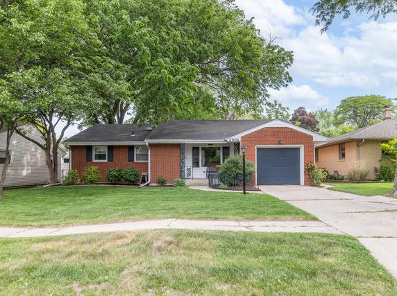 3904 Barrington Rd., Rockford, IL 61107