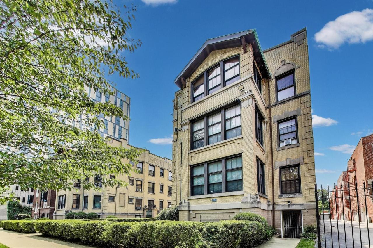 5520 S Cornell Ave. #1S, Chicago, IL 60637