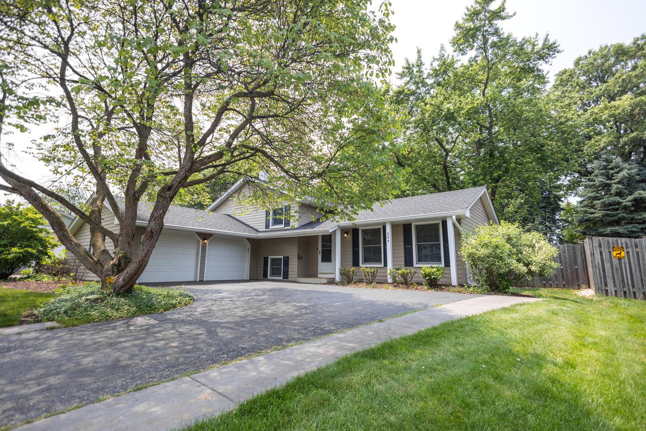 0n244 Peter Rd., Winfield, IL 60190