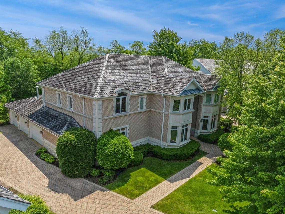 1669 Monterey Dr., Glenview, IL 60026