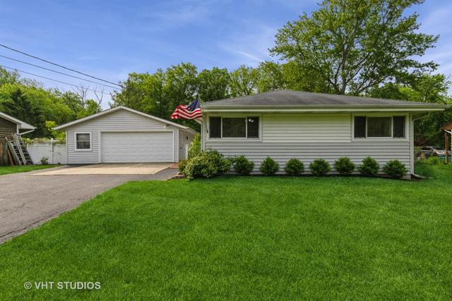 16199 W Des Plaines Dr., Libertyville, IL 60048