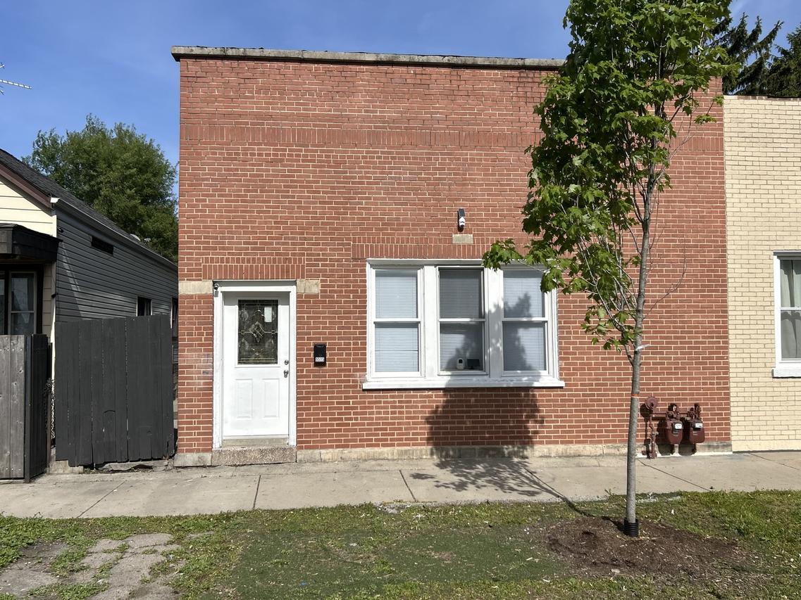 9515 S Avenue N, Chicago, IL 60617