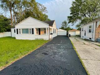313 Grand Blvd., Loves Park, IL 61111