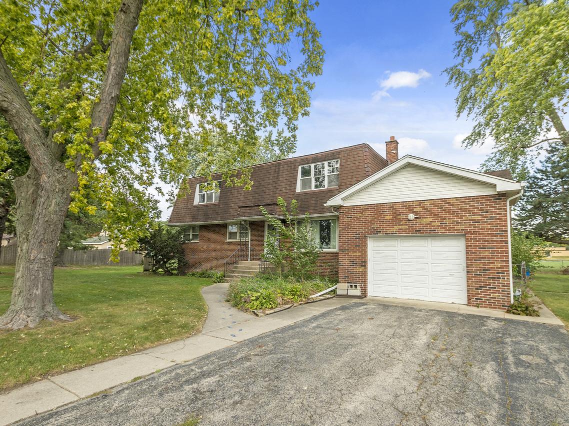 11001 S 76th Ave., Worth, IL 60482