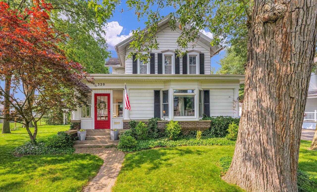 320 E Locust St., Watseka, IL 60970