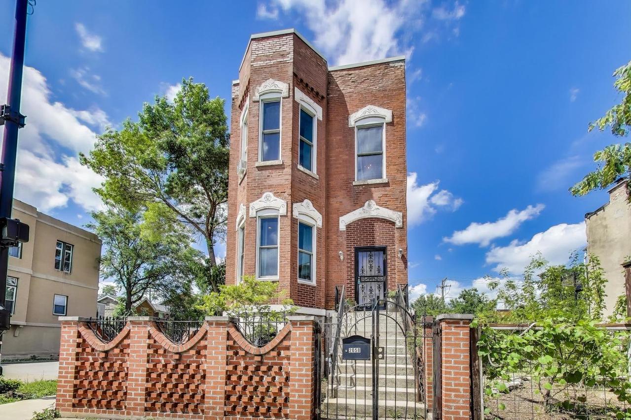 2058 W Washington Blvd., Chicago, IL 60612