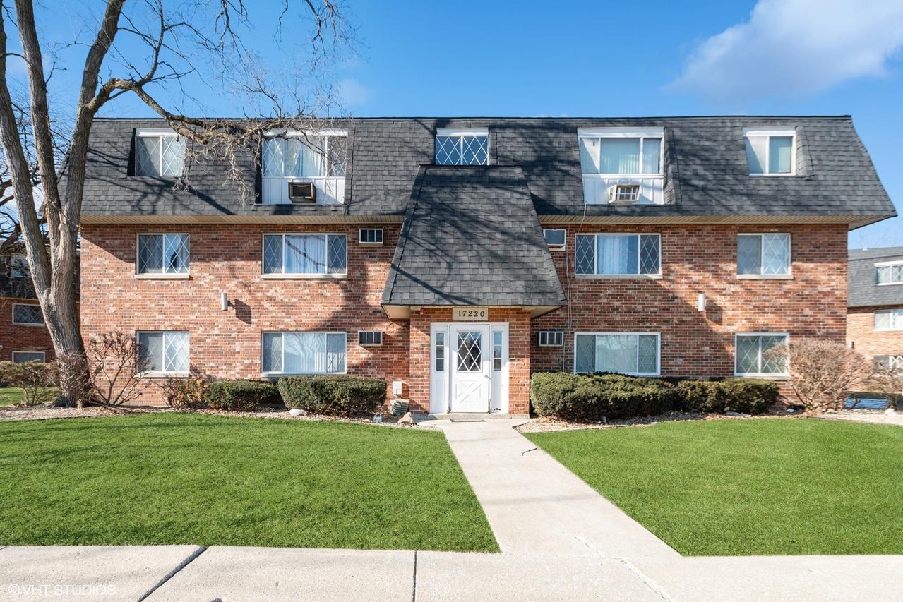 17220 71st Ave. #2, Tinley Park, IL 60477