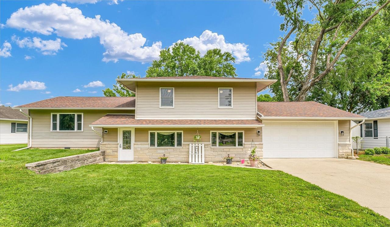 11 Penz Dr., Oakwood, IL 61858