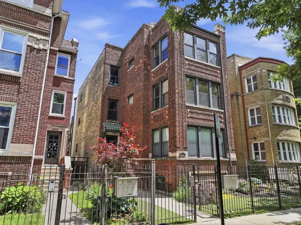 7733 N Marshfield Ave., Chicago, IL 60626