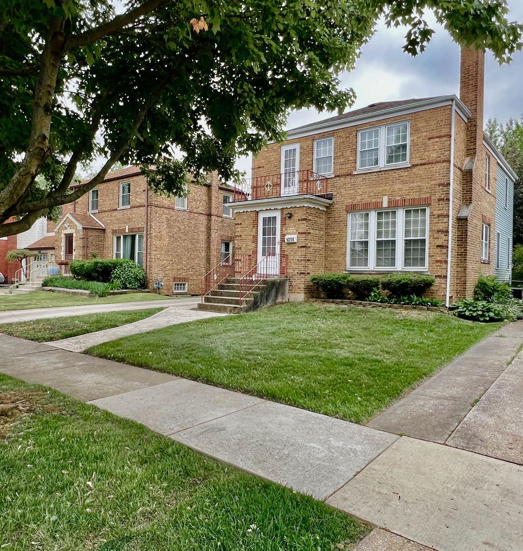 9214 S Sacramento Ave., Evergreen Park, IL 60805
