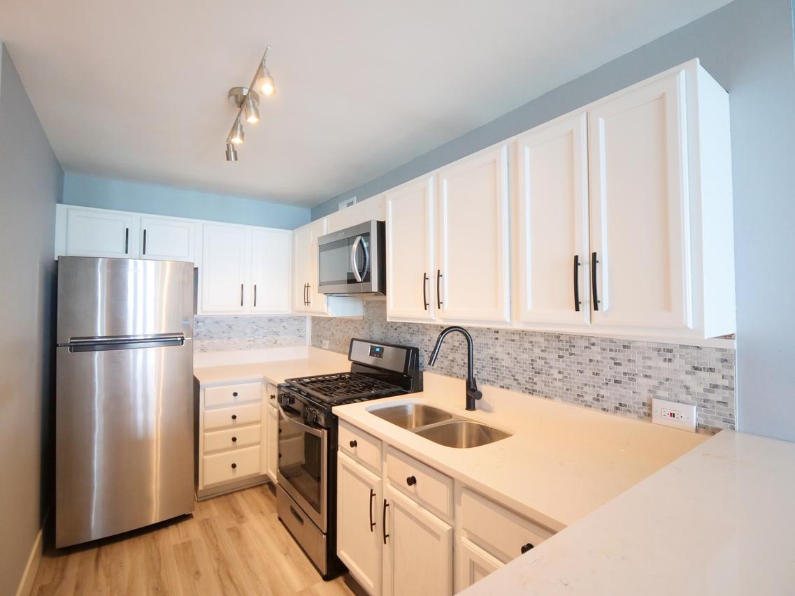 6700 S South Shore Dr. #18K, Chicago, IL 60649