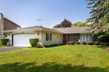 1128 N King Charles Ct., Palatine, IL 60067