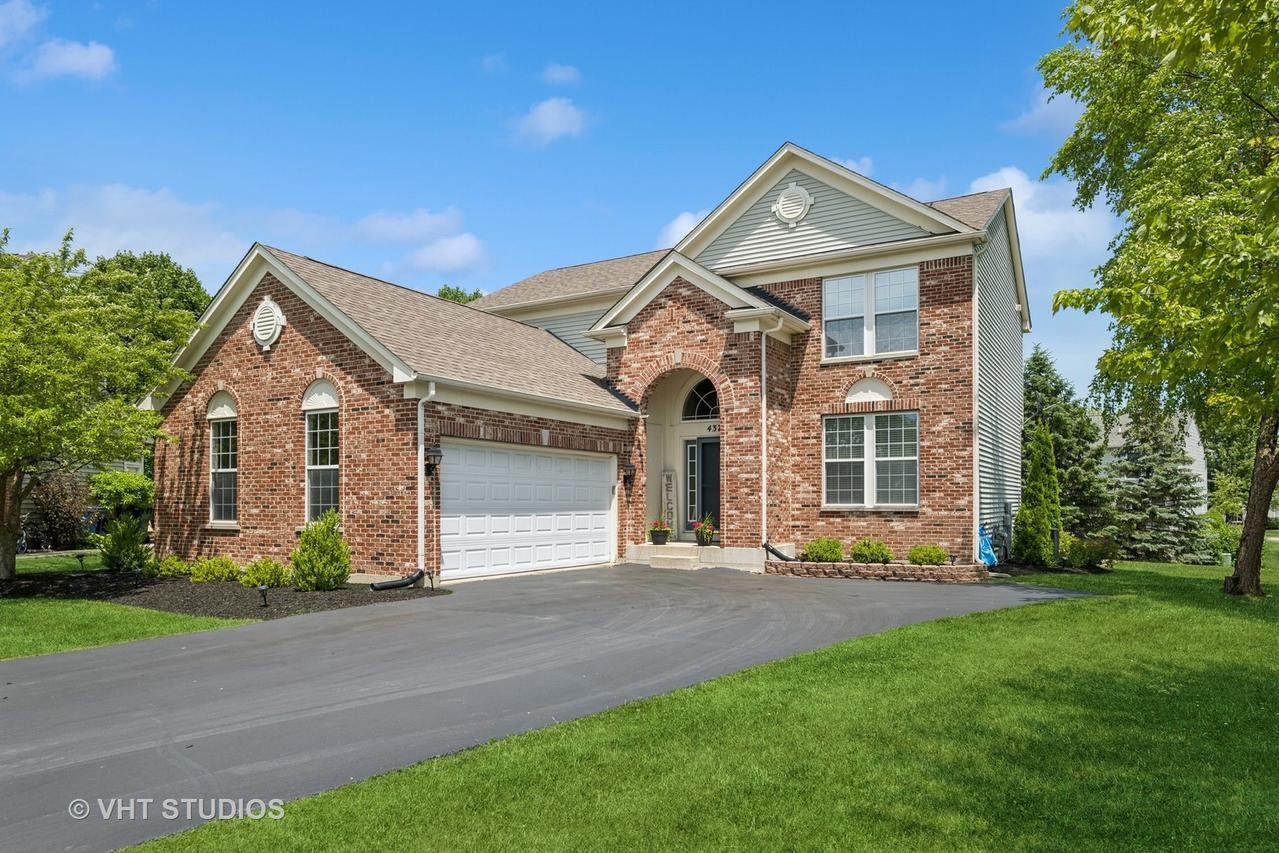 4370 Whitehall Ln., Algonquin, IL 60102
