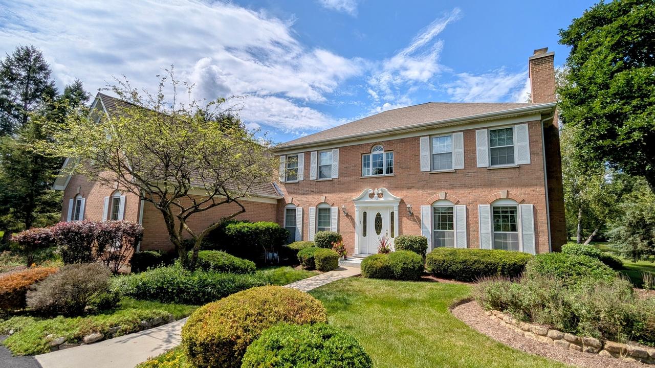 10N872 Williamsburg Dr., Elgin, IL 60124