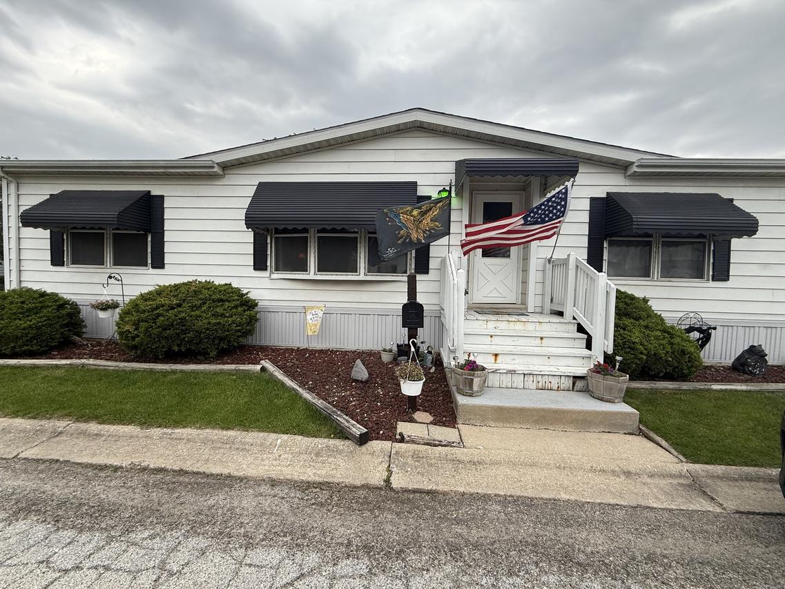 752 Chapparel Ter., Matteson, IL 60443
