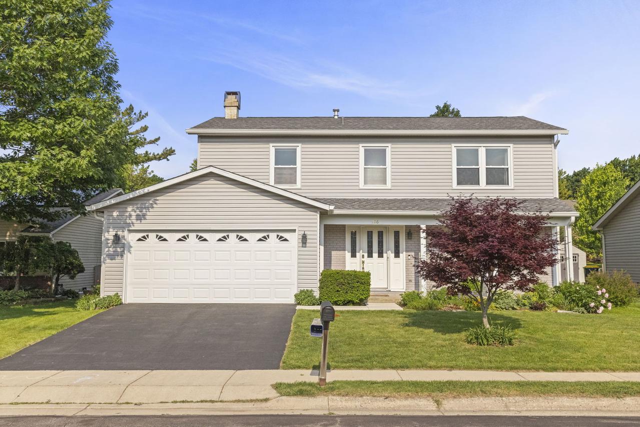 926 Navajo St., Carol Stream, IL 60188