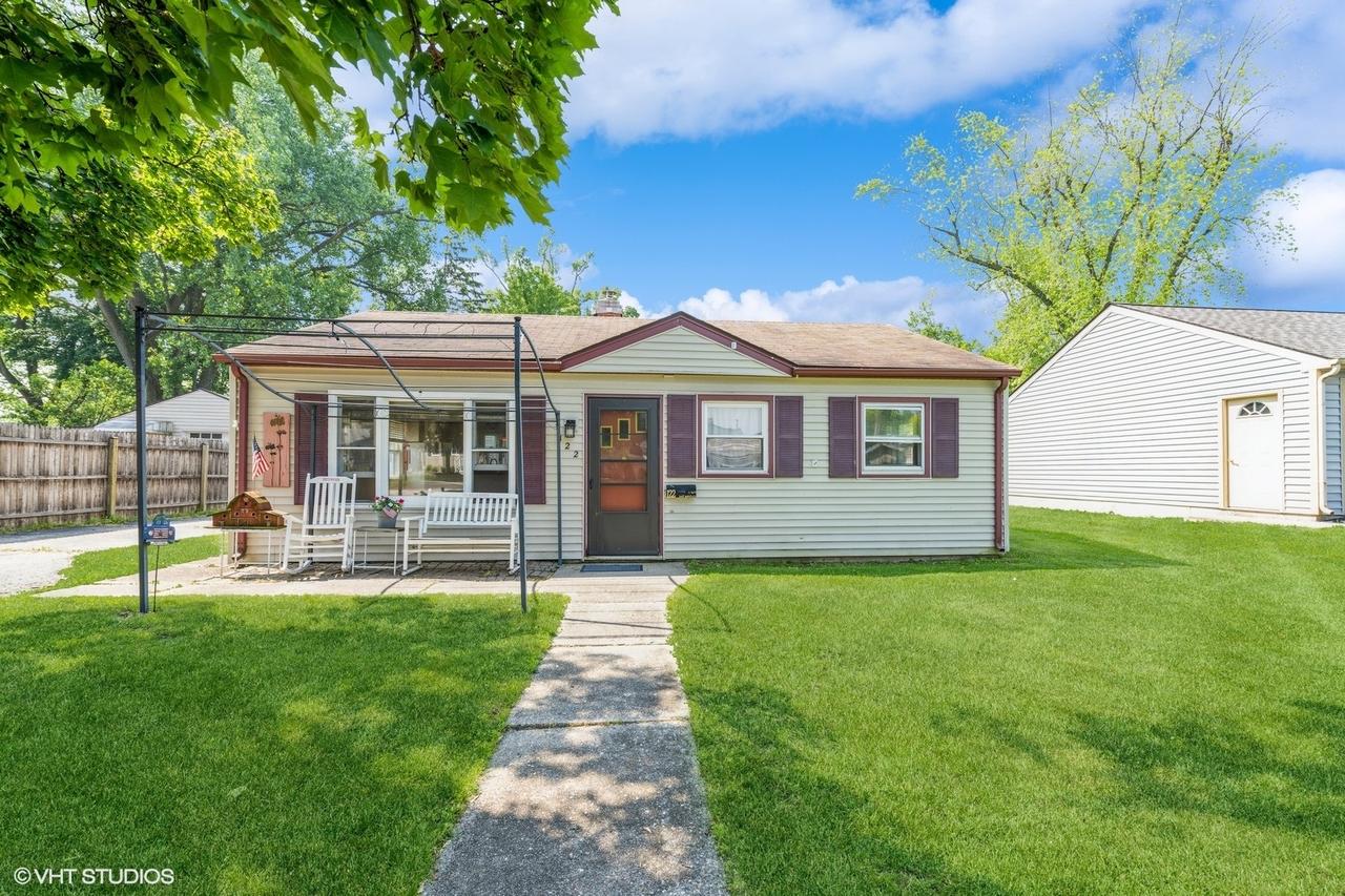 122 E Beech Ave., Woodstock, IL 60098