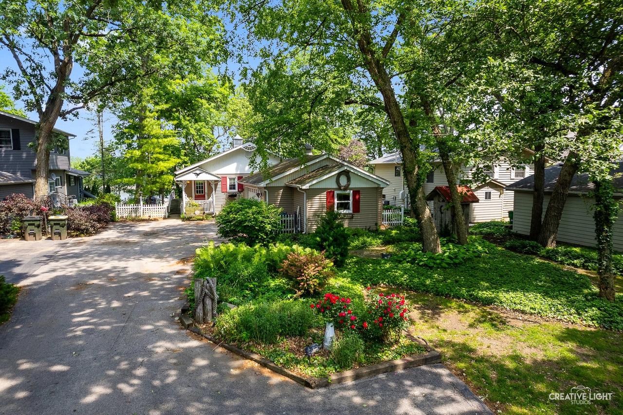 437 Holiday Dr., Lake Holiday, IL 60552