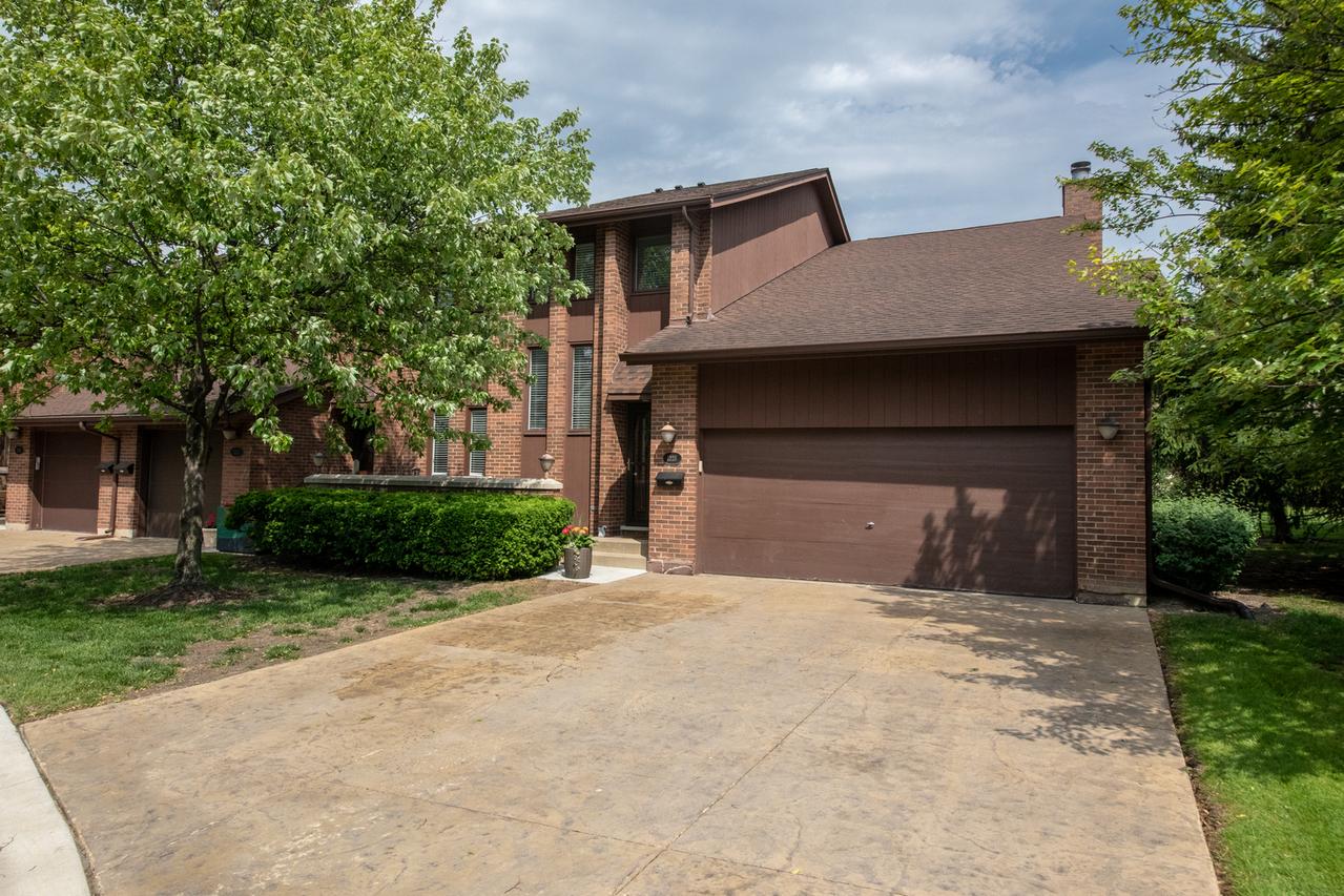 1221 Beau Dr., Park Ridge, IL 60068