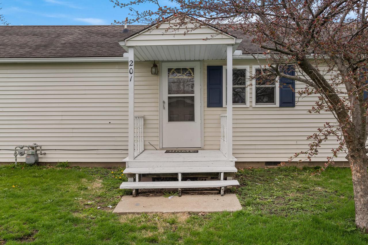 201 S 1st St., Tolono, IL 61880
