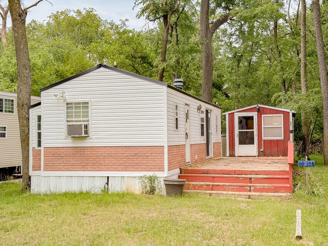 16/158 Woodhaven, Sublette, IL 61367
