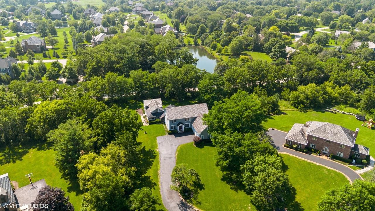 3943 Lakeview Ct., Long Grove, IL 60047