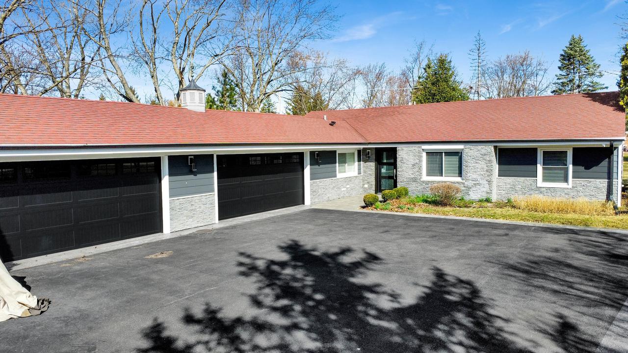 3256 Westview Dr., Northbrook, IL 60062