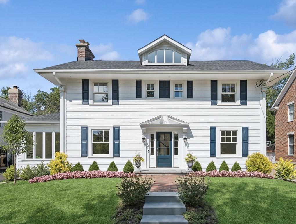 1423 Asbury Ave., Winnetka, IL 60093