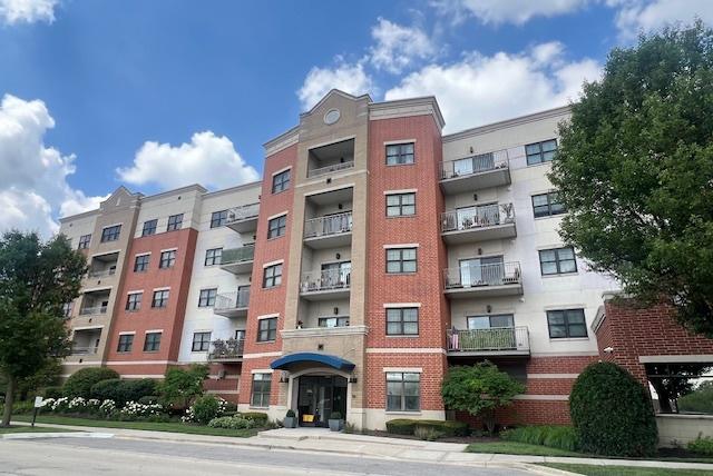 14 S Prospect St. #313, Roselle, IL 60172