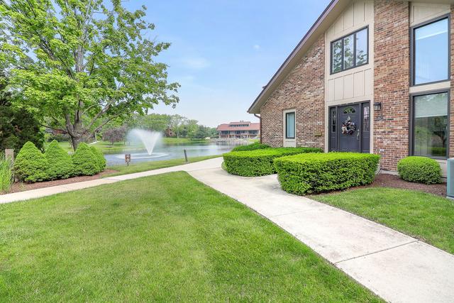 12 Kyle Ct., Willowbrook, IL 60527