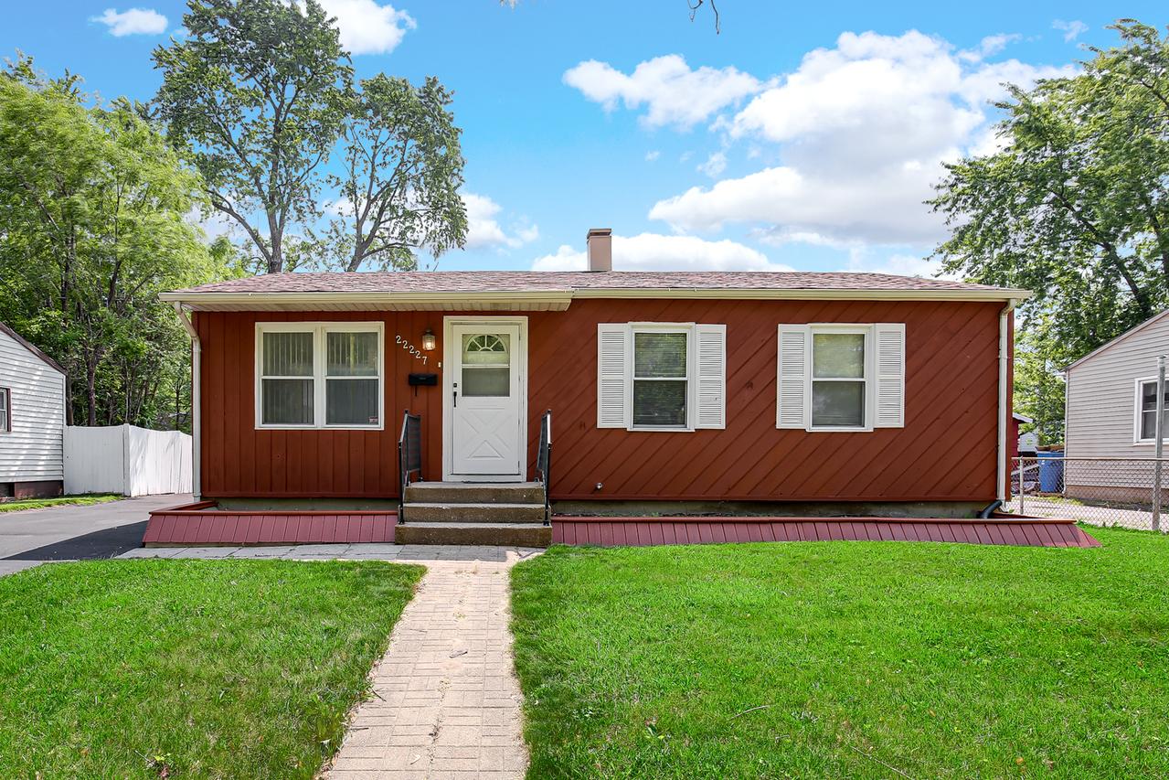 22227 Clyde Ave., Sauk Village, IL 60411