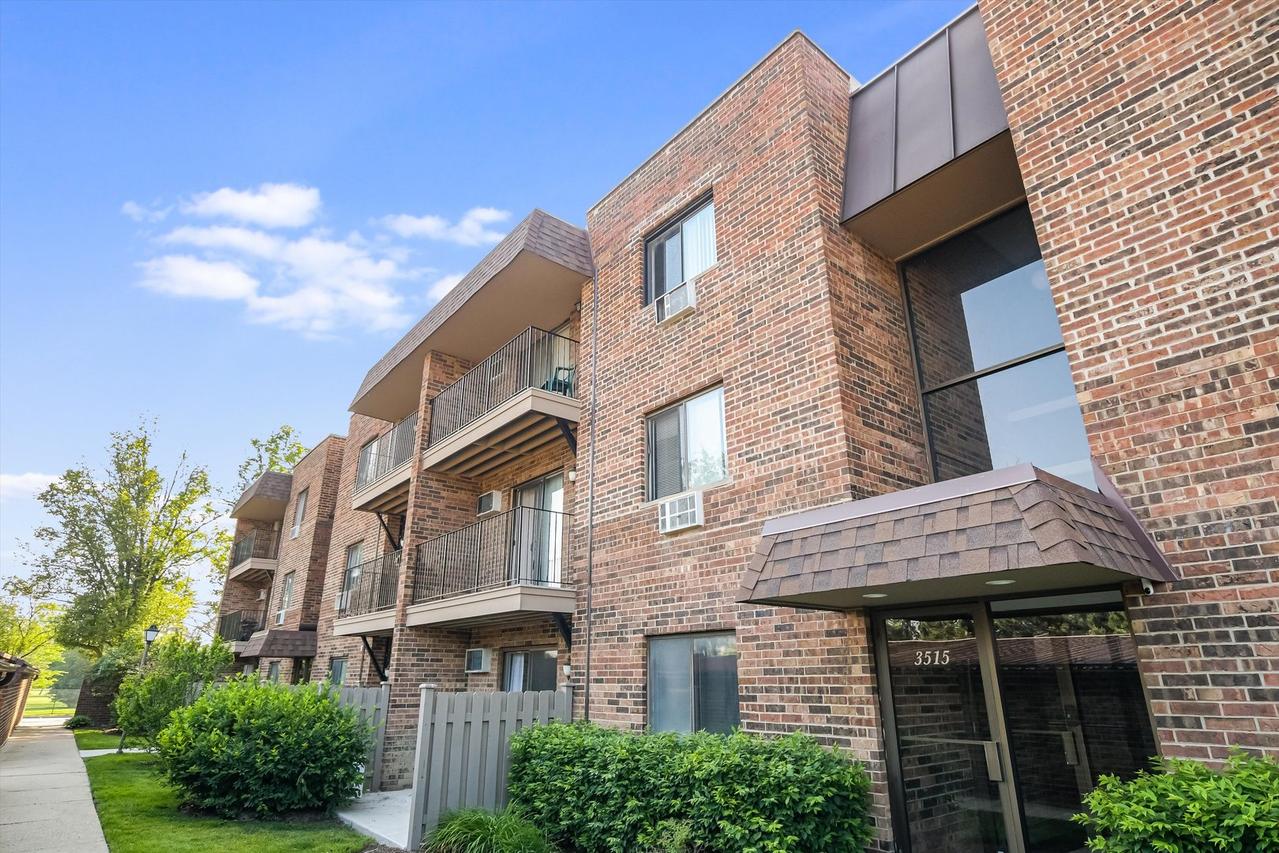 3515 Central Rd. #103, Glenview, IL 60025