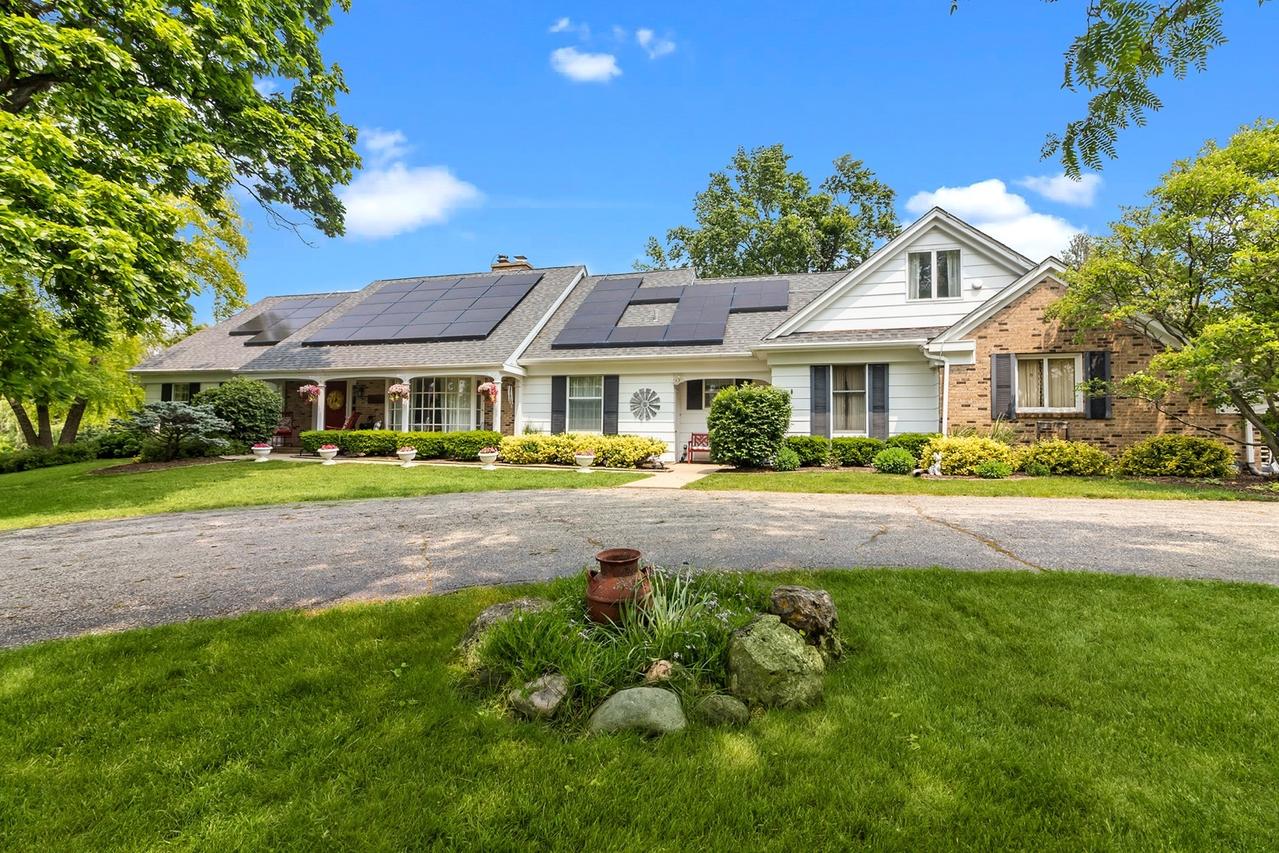 8612 Crystal Springs Rd., Woodstock, IL 60098