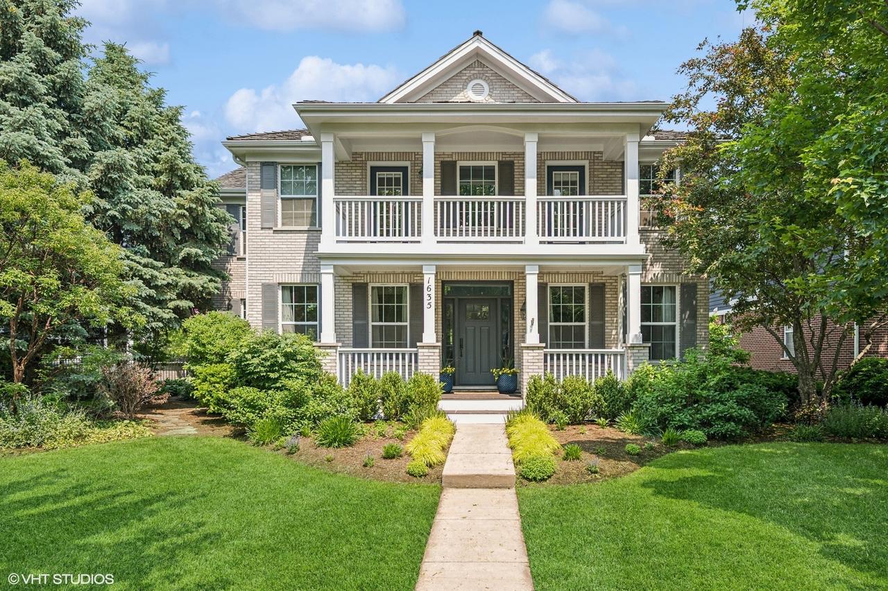 1635 Constitution Dr., Glenview, IL 60026