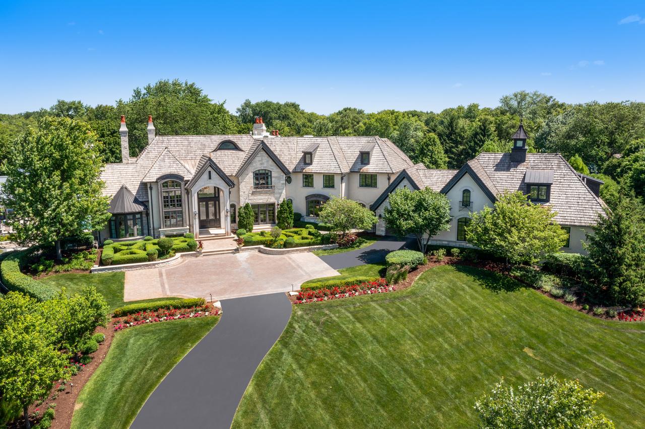 28W660 Perkins Ct., Naperville, IL 60564