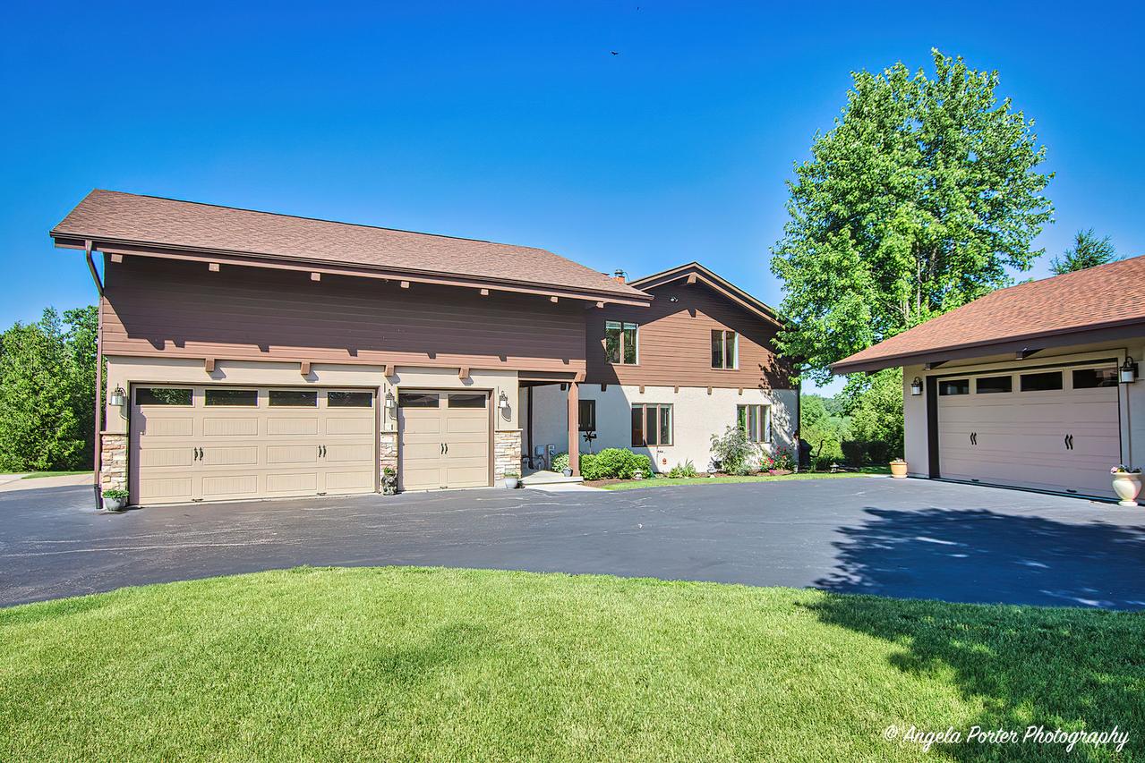 6509 Oak Hill Dr., Richmond, IL 60071