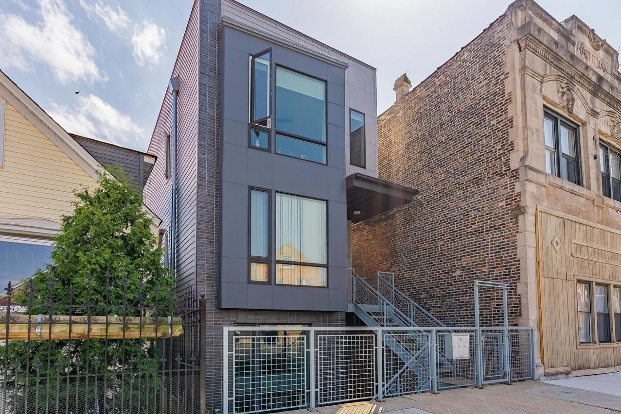 2143 W 19th St. #3, Chicago, IL 60608