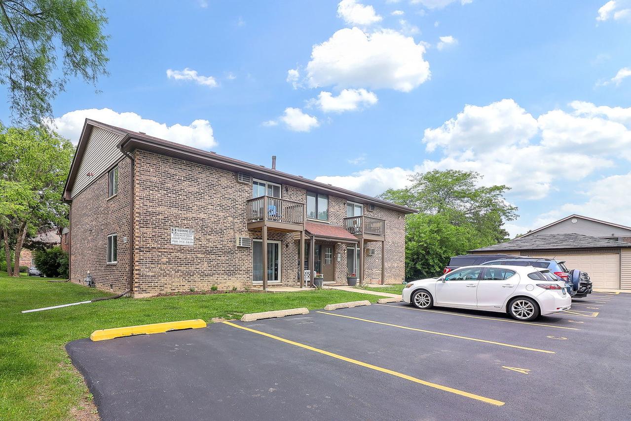 514 Brookside Dr., Westmont, IL 60559