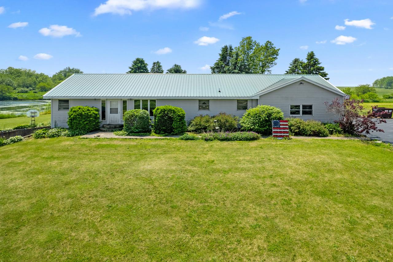 2365 Richardson Rd., West Brooklyn, IL 61378
