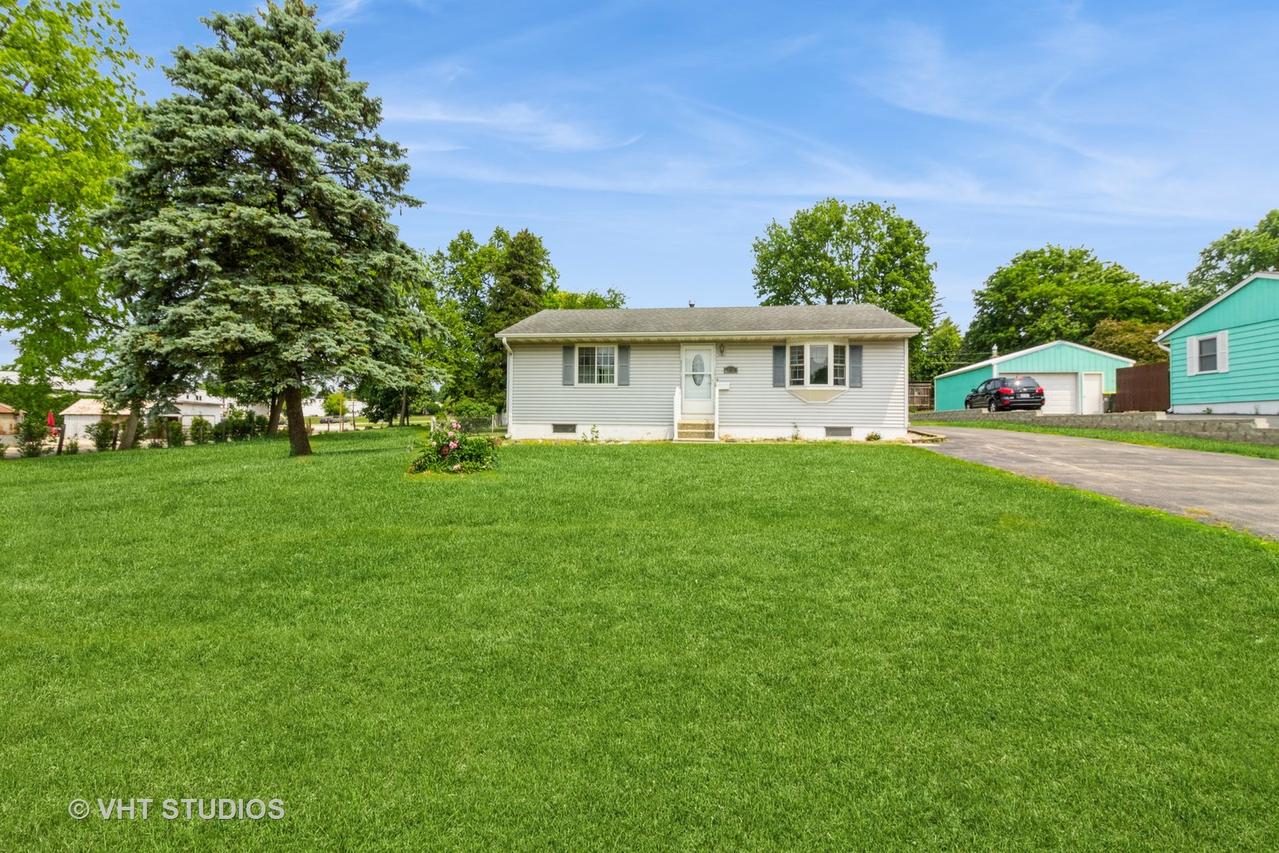 525 Jackson St., Genoa, IL 60135