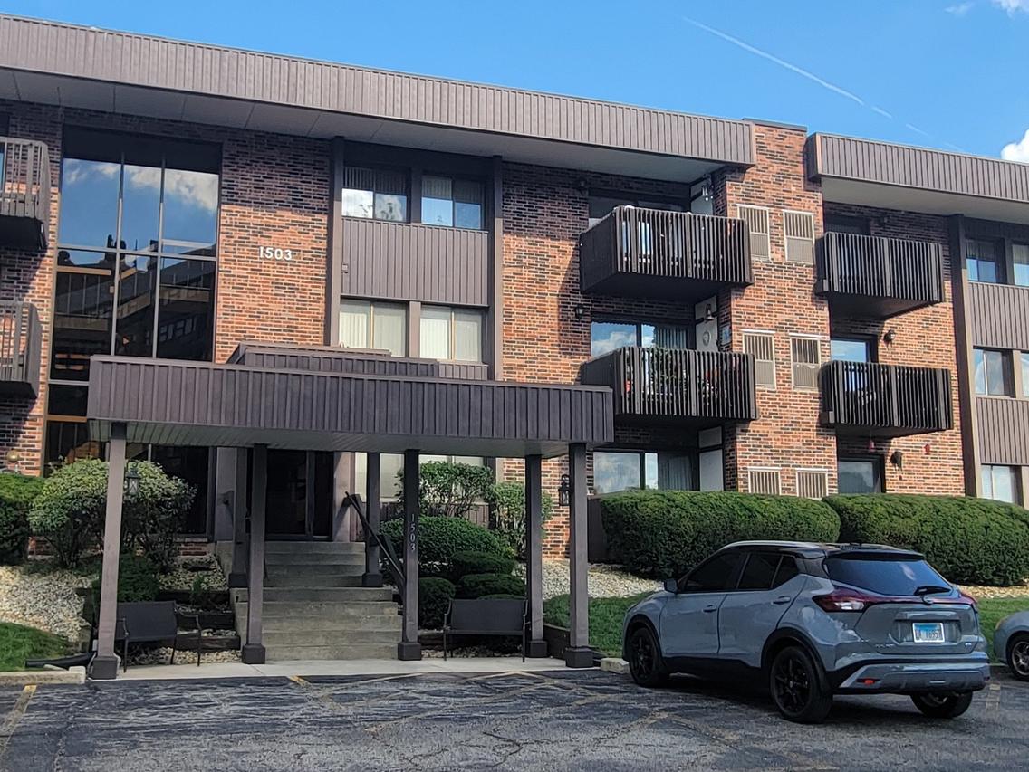 1503 Woodbridge Rd. #1F, Joliet, IL 60436