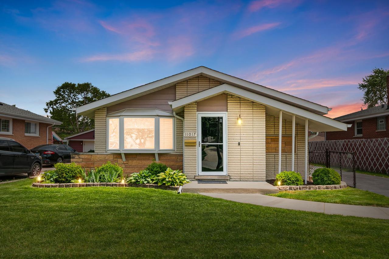 11017 S Kilbourn Ave., Oak Lawn, IL 60453